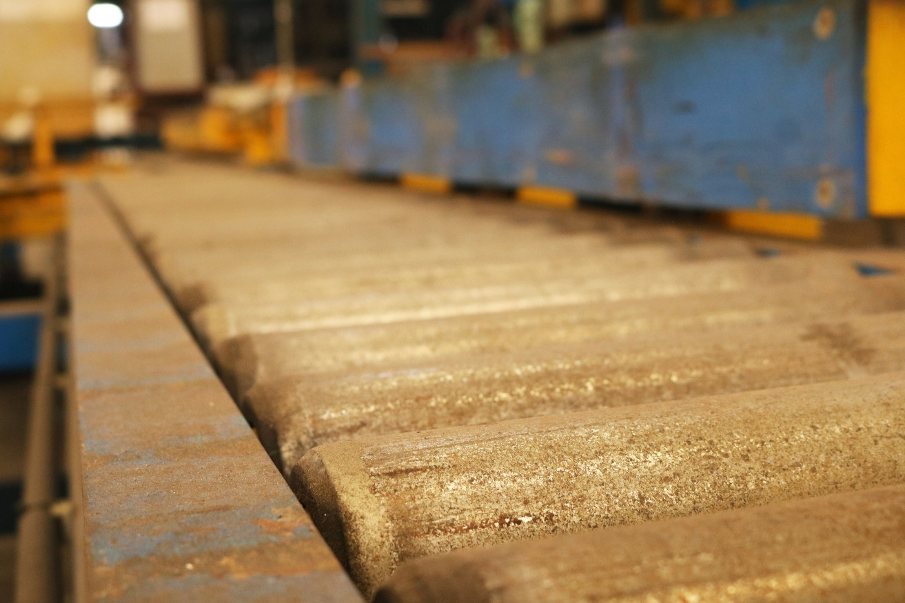 Before-and-after of an upgraded conveyor system with modern components